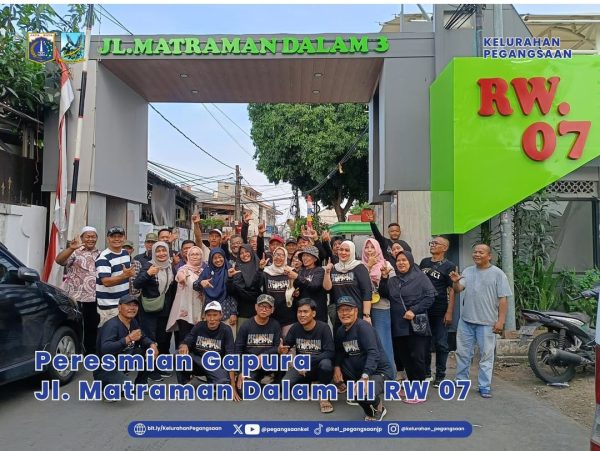Balai RW 07 Menggelar Kegiatan Potong Pita Peresmian Gapura RW 07