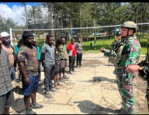 Gelora Semangat HUT TNI Ke-80, Satgas Yonif 700/WYC Gelar Piala Pangkogabwilhan III Warnai Tanah Papua