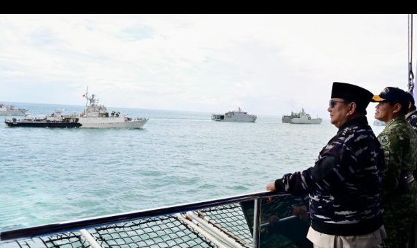 Presidential Inspection, TNI AL Unjuk Kekuatan Puluhan Kapal Perang Saat Parade Militer di Teluk Jakarta