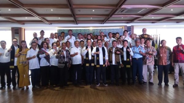 Ketua Umum Presidium PNI Jan Maringka Lantik Pengurus DPD Presidium PNI NTT dan Gelar Jalan Sehat Merakyat